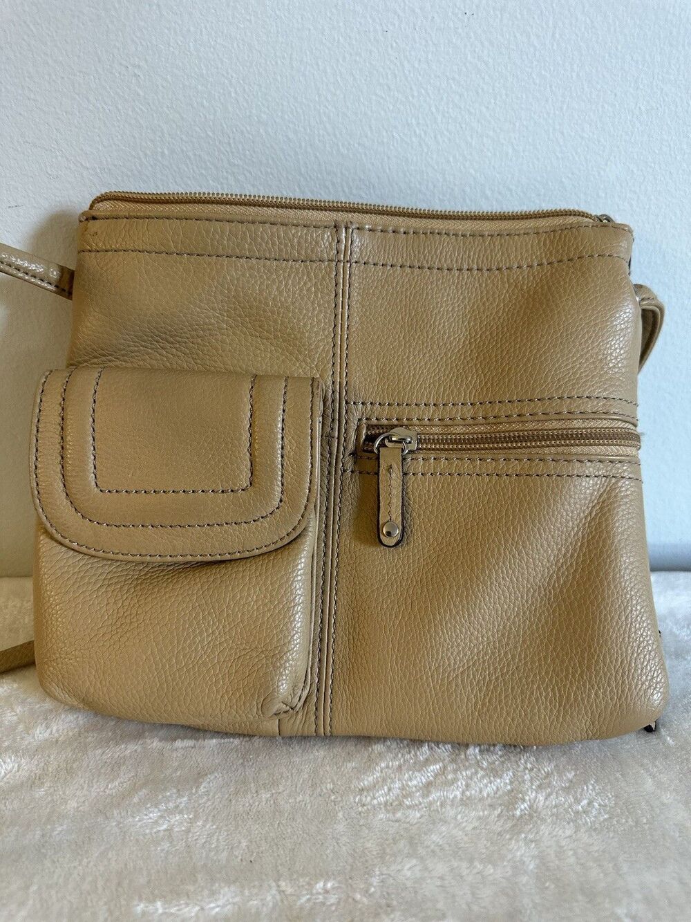 TIGNANELLO Tan Leather Shoulder Crossbody Purse Bag Outer Wallet Zipper Pocket